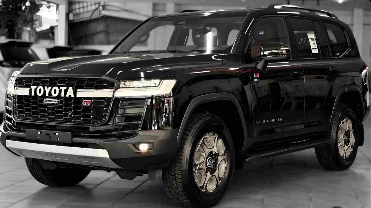 2026 Toyota Land Cruiser GR Sport HEV