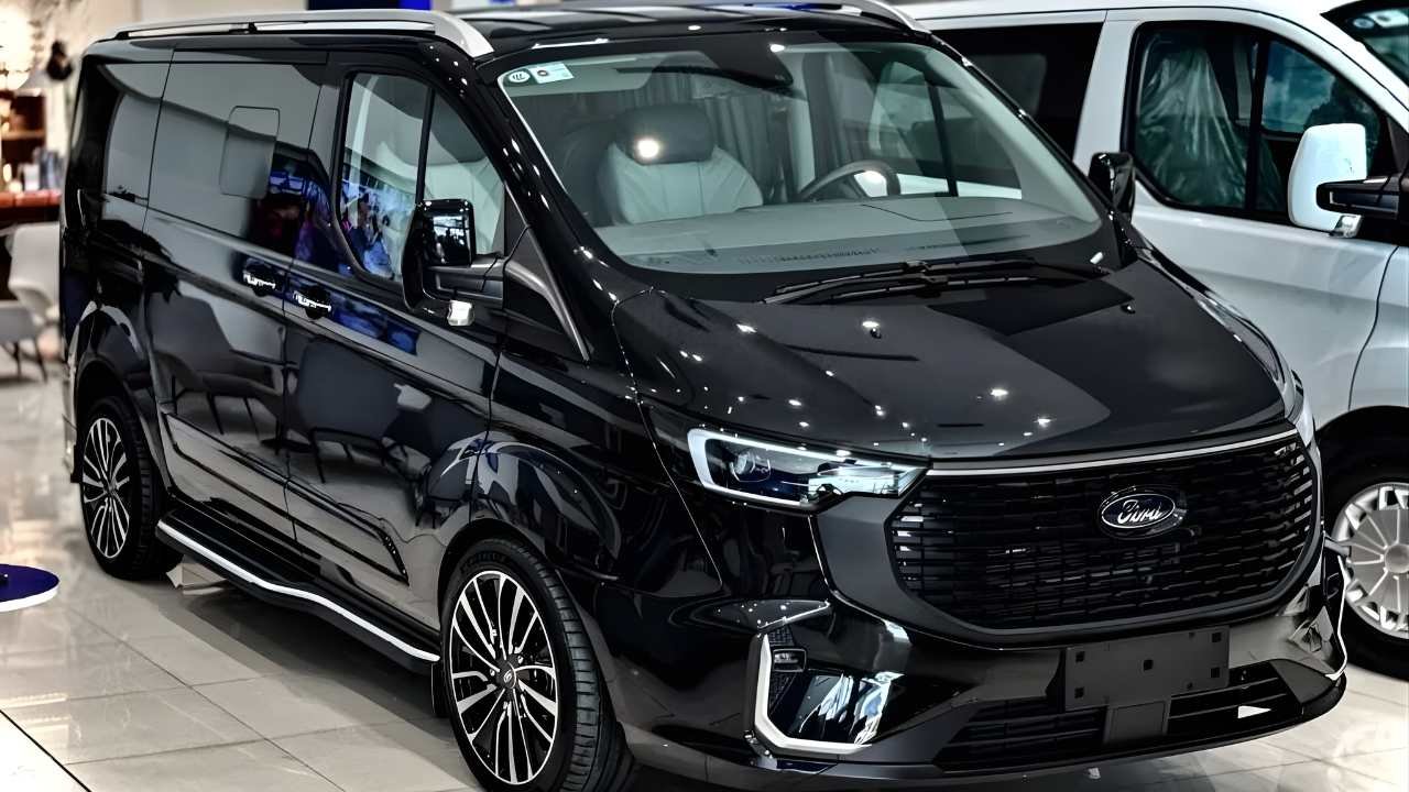 New 2026 Ford Tourneo 7-Seater